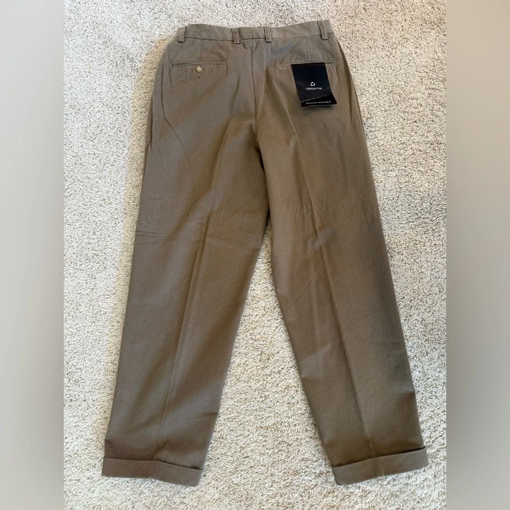 NWT 30x30 Claiborne Men's brown/tan pleated Pants.  Cuffed leg.